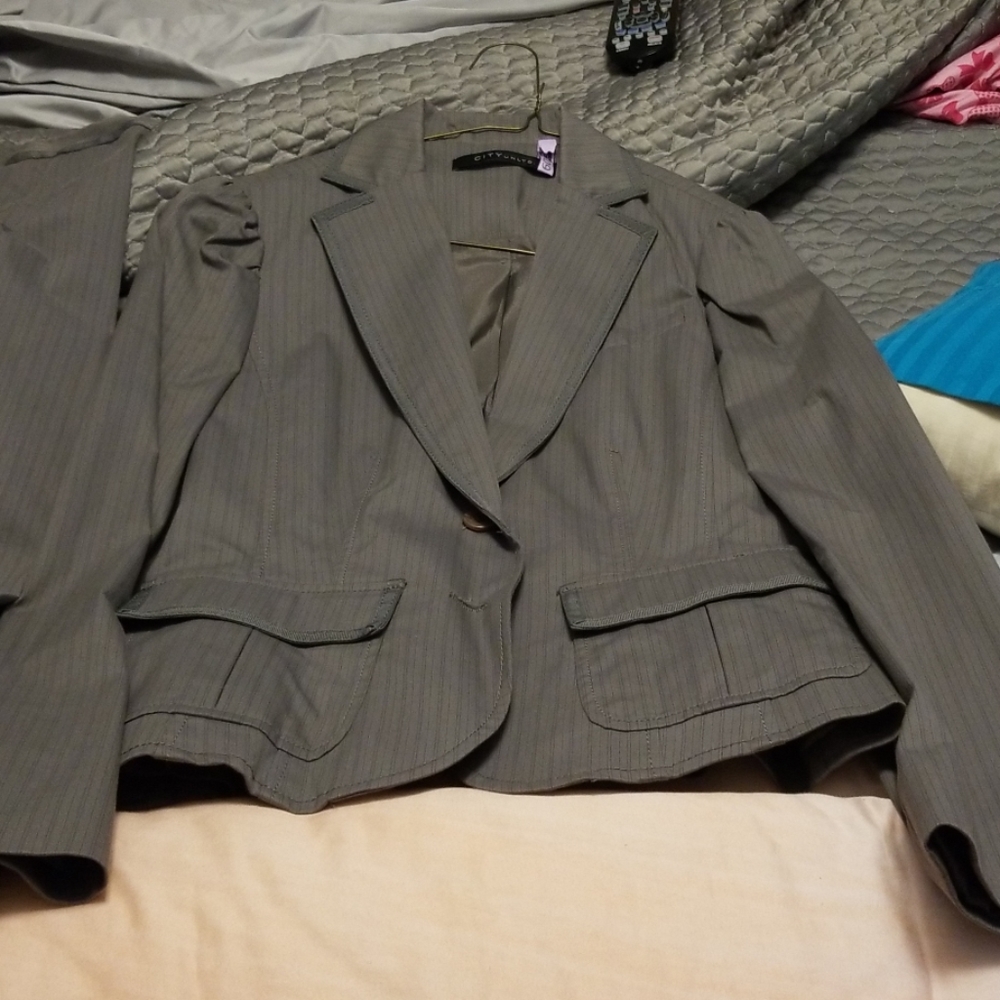 Pant suit